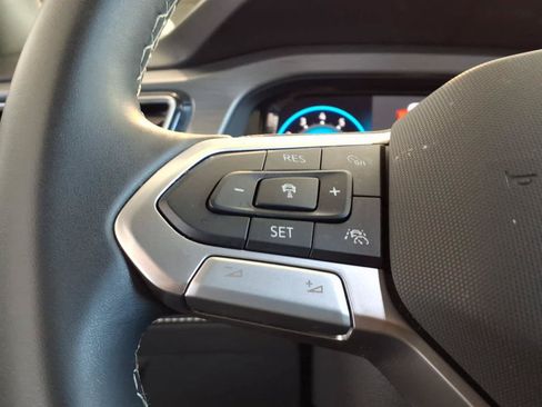 Certified 2024 Volkswagen Atlas Cross Sport SE FWD image 15