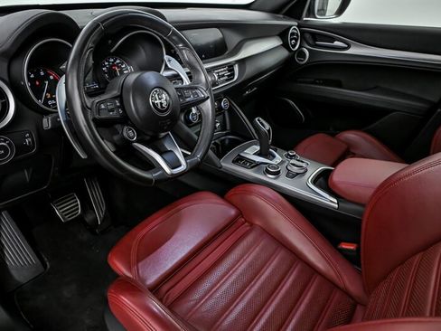 Used 2022 Alfa Romeo Stelvio Veloce image 18