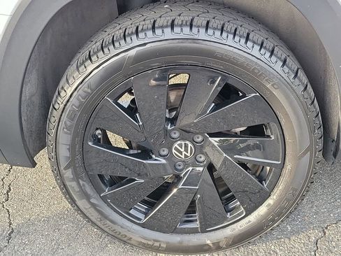 Used 2024 Volkswagen Atlas SE FWD image 22