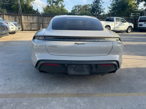 Used 2021 Porsche Taycan RWD image 5