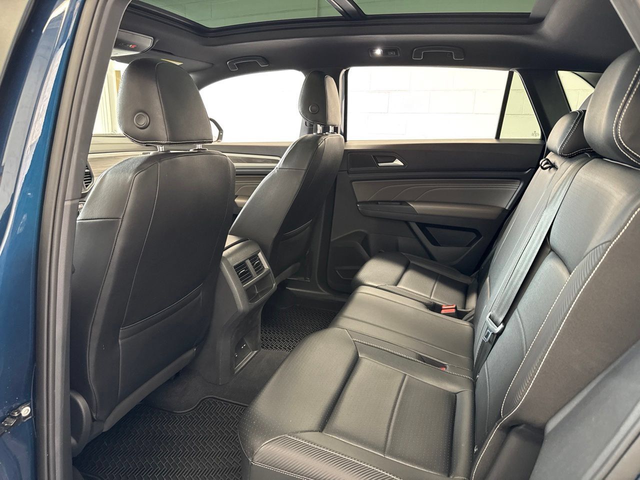 Used 2021 Volkswagen Atlas Cross Sport SE w/ Panoramic Sunroof Package AWD/4WD image 40