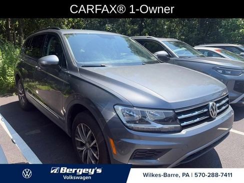 Used 2020 Volkswagen Tiguan SE w/ Panoramic Sunroof Package AWD/4WD image 3