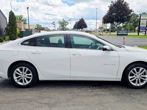 Used 2017 Chevrolet Malibu LT FWD image 7