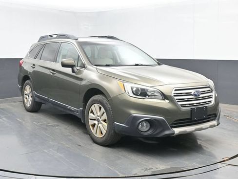 Used 2015 Subaru Outback 2.5i Premium AWD/4WD image 2