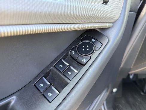 Used 2025 Ford Explorer Active AWD/4WD image 10