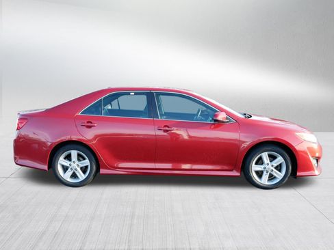 Used 2012 Toyota Camry SE w/ Convenience Pkg image 8
