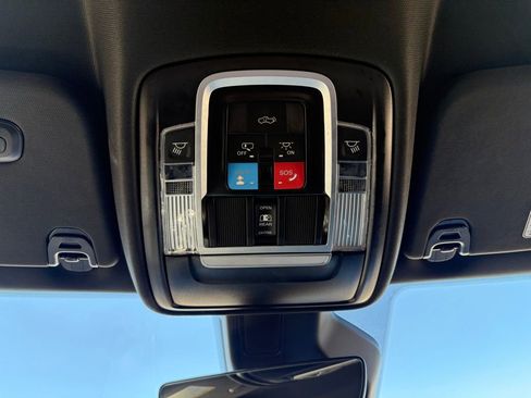 Used 2025 RAM 1500 Laramie image 17