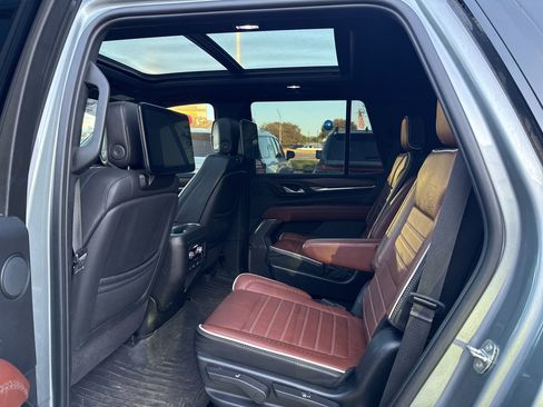 Used 2023 GMC Yukon Denali Ultimate image 5