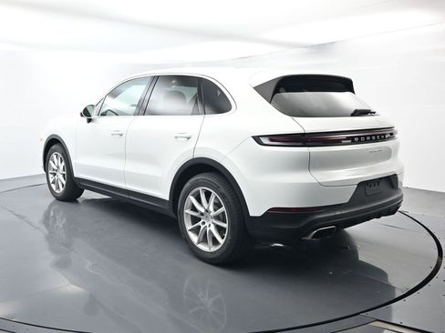 Certified 2024 Porsche Cayenne image 3
