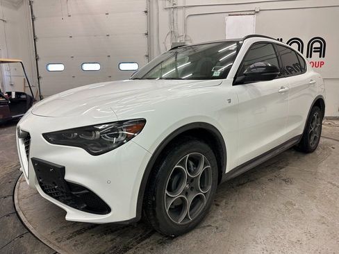 Used 2024 Alfa Romeo Stelvio Ti w/ Active Assist Plus Package image 12