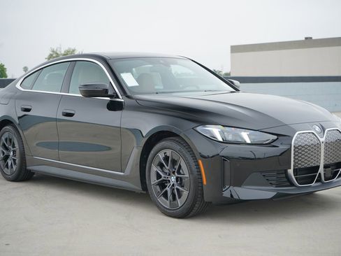 New 2026 BMW i4 eDrive40 w/ Parking Assistance Package image 3