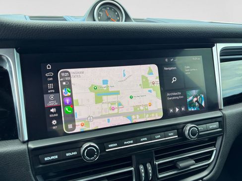 Used 2019 Porsche Macan AWD/4WD image 24