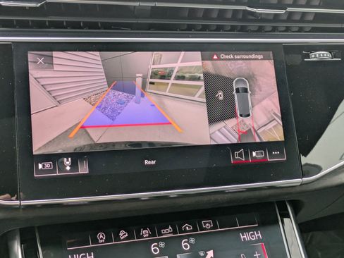 Used 2019 Audi Q8 Premium Plus w/ Premium Plus image 21