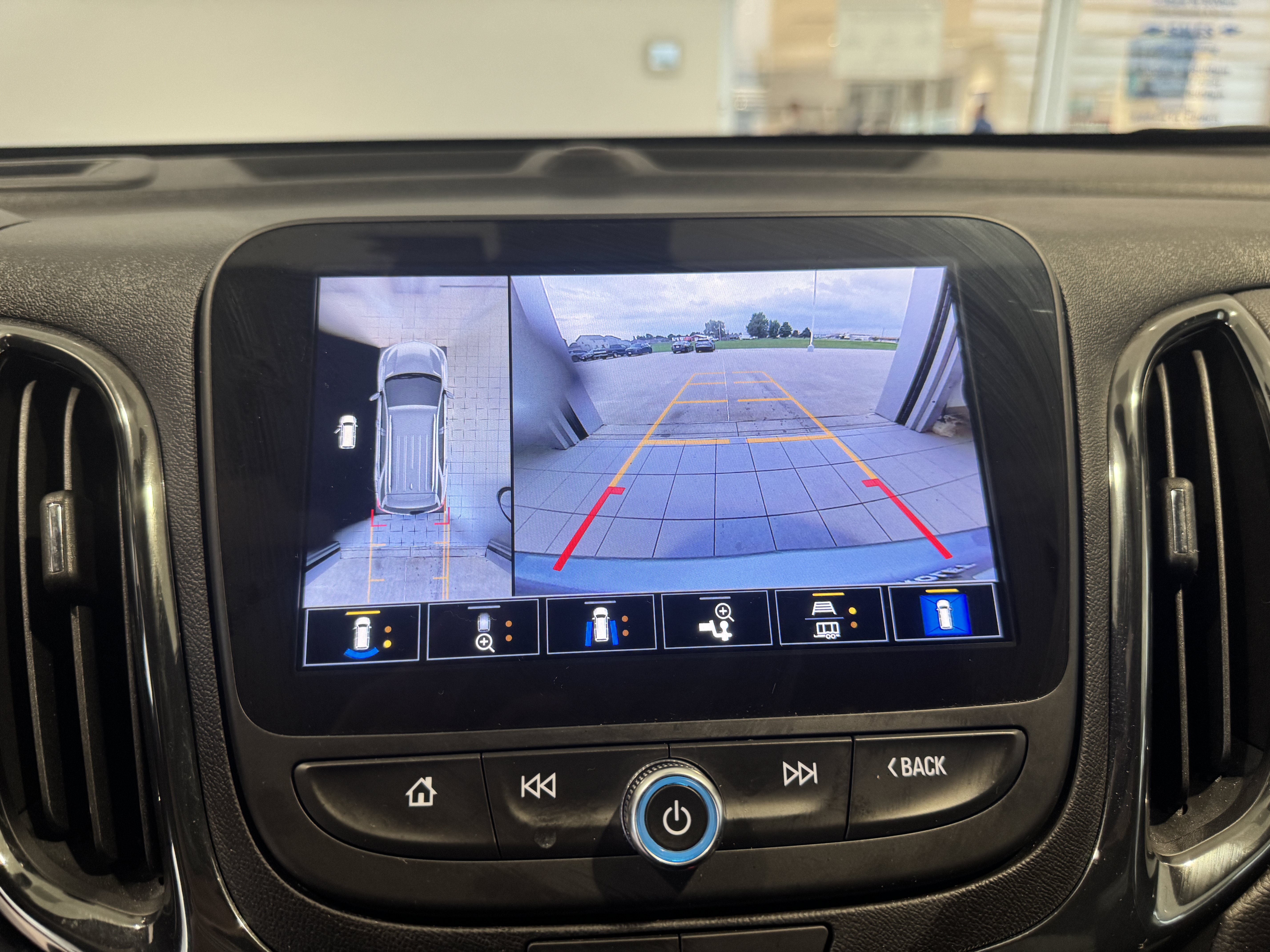 Used 2024 Chevrolet Equinox RS FWD image 17