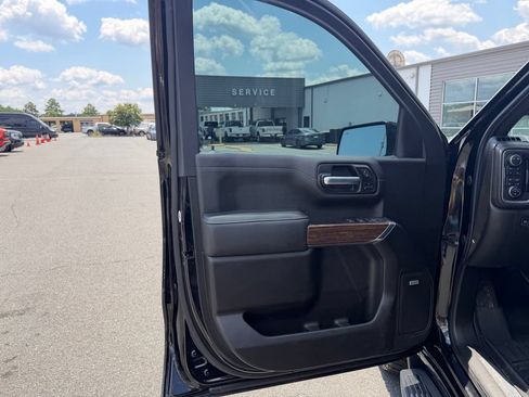 Used 2021 Chevrolet Silverado 1500 High Country w/ Safety Package II AWD/4WD image 13
