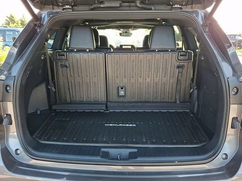 Used 2023 Toyota Highlander XSE AWD/4WD image 30
