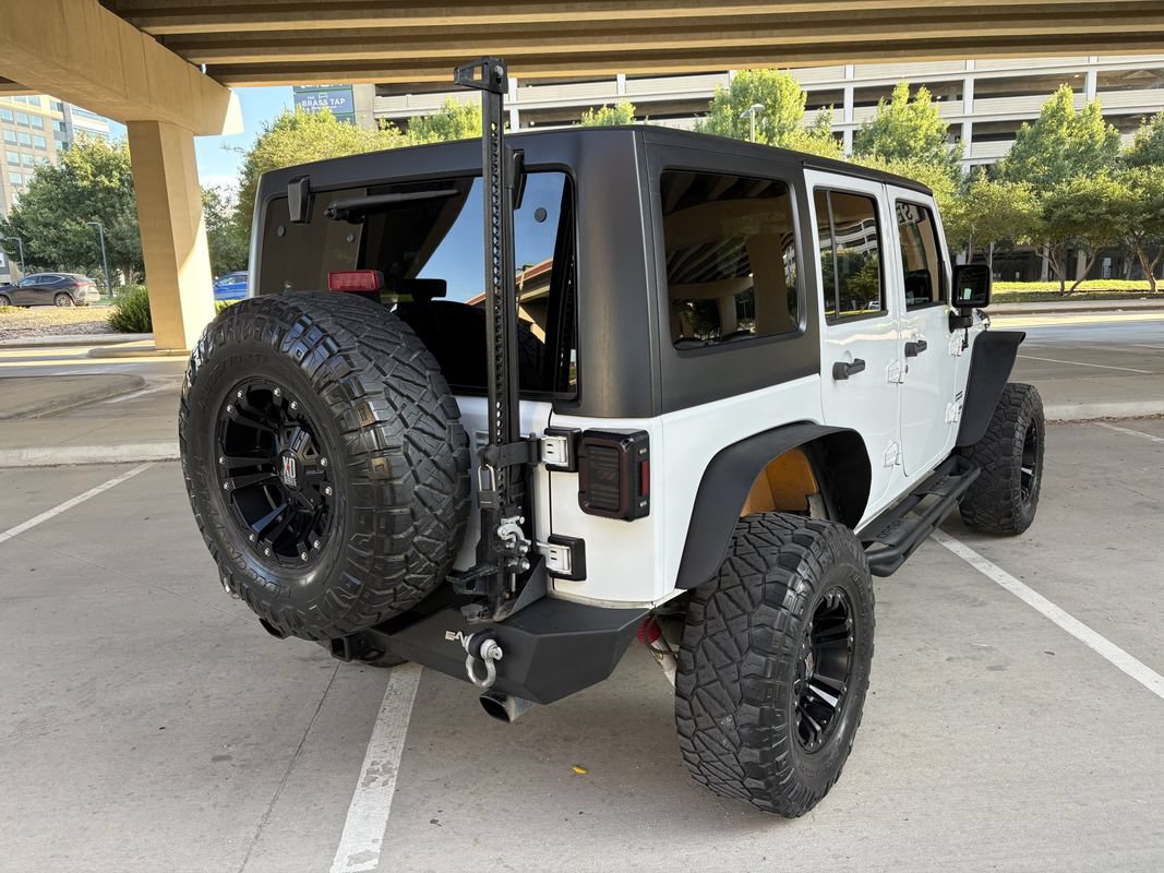 Used 2018 Jeep Wrangler Unlimited Sport S AWD/4WD image 8