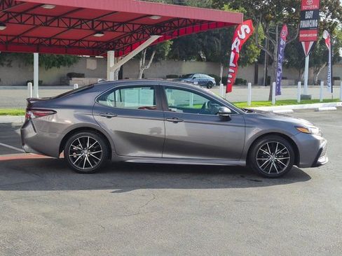 Used 2024 Toyota Camry SE FWD image 4