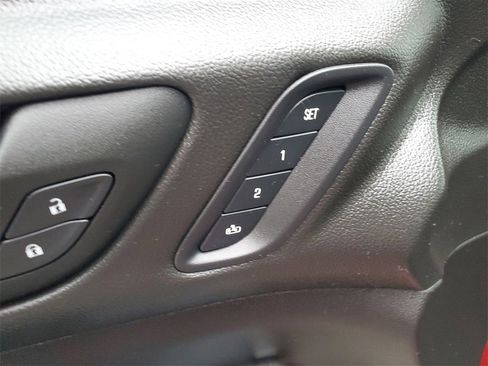 Used 2023 GMC Acadia AT4 w/ Technology Package image 10