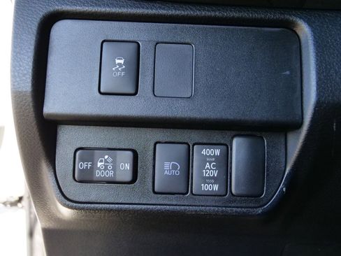 Used 2023 Toyota Tacoma TRD Off-Road image 23