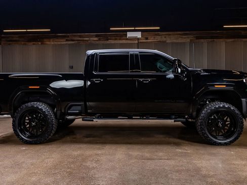 Used 2025 GMC Sierra 2500 Denali image 11