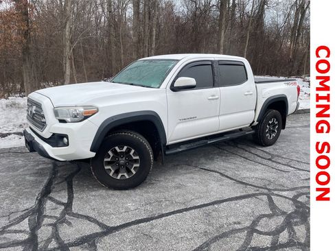 Used 2016 Toyota Tacoma TRD Off-Road image 1
