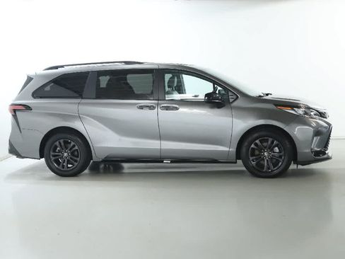 Certified 2026 Toyota Sienna XSE AWD/4WD image 11