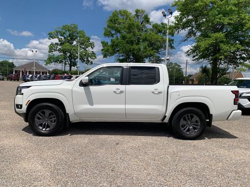 Used 2025 Nissan Frontier SV w/ SV Convenience Package RWD image 5