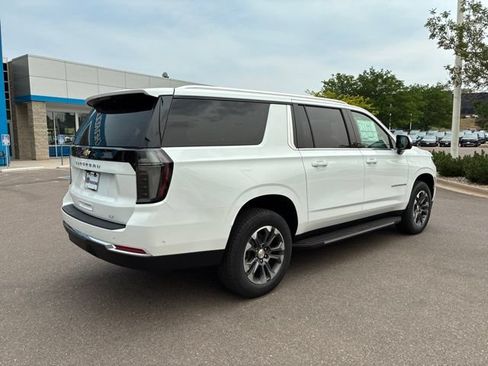 New 2026 Chevrolet Suburban LT w/ Comfort Package AWD/4WD image 6