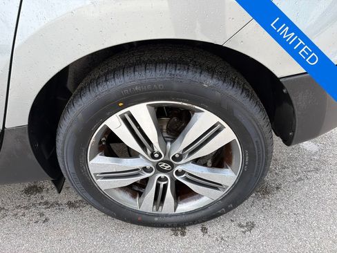 Used 2015 Hyundai Tucson Limited w/ Option Group 03 FWD image 31
