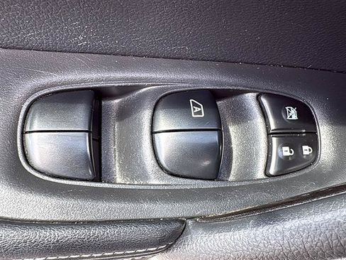 Used 2020 Nissan Rogue SV AWD/4WD image 33