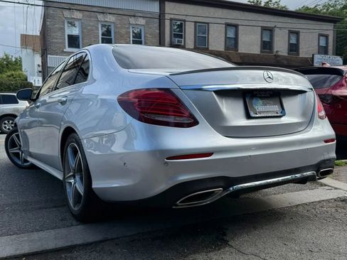 Used 2017 Mercedes-Benz E 300 4MATIC image 4