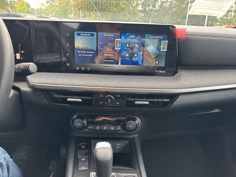 New 2026 Nissan Kicks SV image 11