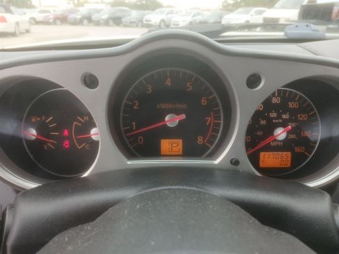 Used 2006 Nissan 350Z Enthusiast w/ (N93) Cargo Convenience Pkg image 19