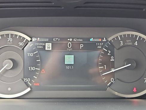 Used 2023 Land Rover Discovery HSE R-Dynamic AWD/4WD image 13