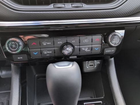 New 2026 Jeep Compass Limited w/ Sun, Sound & Navigation Group AWD/4WD image 15