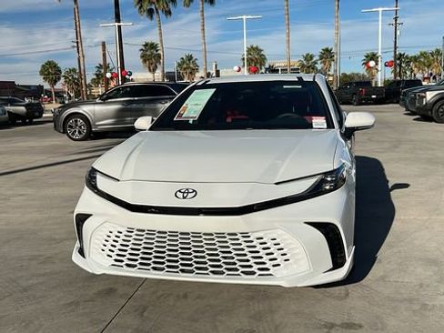 Used 2025 Toyota Camry XSE image 2