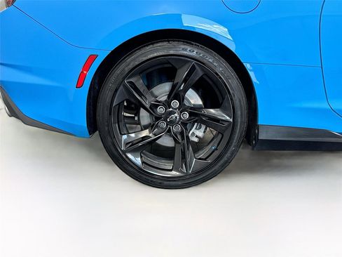 Used 2023 Chevrolet Camaro LT RWD image 17