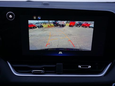 New 2025 Chevrolet Equinox LT FWD image 18