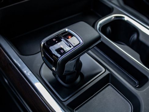 Used 2025 GMC Sierra 1500 SLT w/ SLT Premium Package image 32