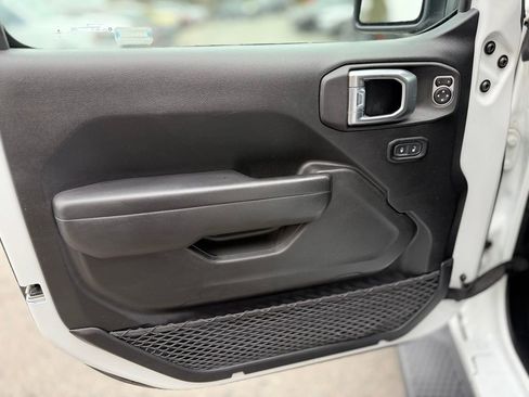 Used 2021 Jeep Wrangler Unlimited Sport image 19