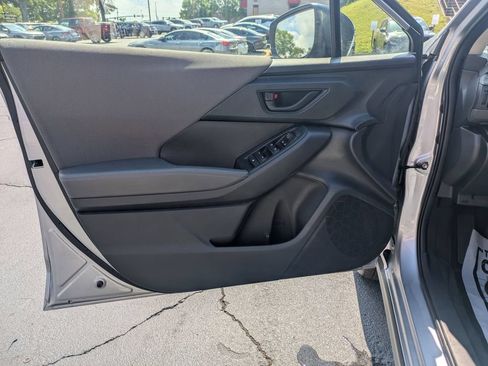 Used 2025 Subaru Crosstrek 2.0i Premium AWD/4WD image 11