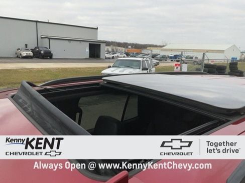 Used 2021 Chevrolet Tahoe Z71 w/ Z71 Signature Package image 12