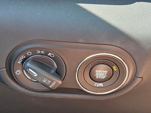Used 2024 Maserati Levante GT Ultima AWD/4WD image 9