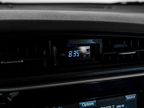 Used 2018 Toyota Corolla iM FWD image 20