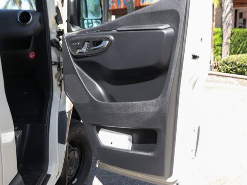 Used 2023 Mercedes-Benz Sprinter 2500 image 38