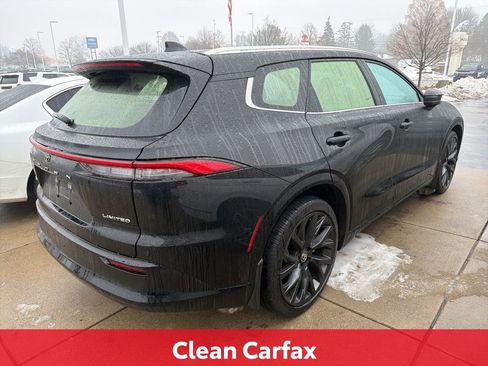 Certified 2025 Toyota Crown Signia image 8