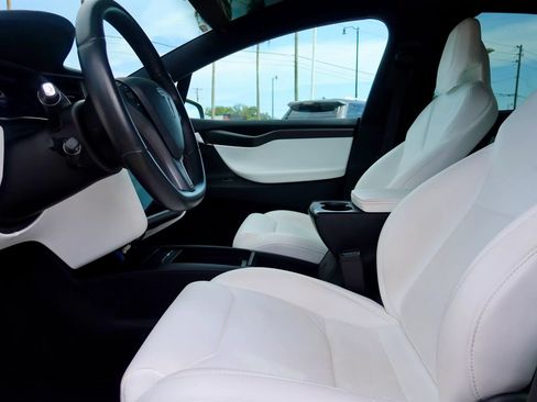 Used 2018 Tesla Model X 100D AWD/4WD image 8