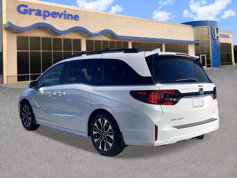 New 2026 Honda Odyssey Elite image 2