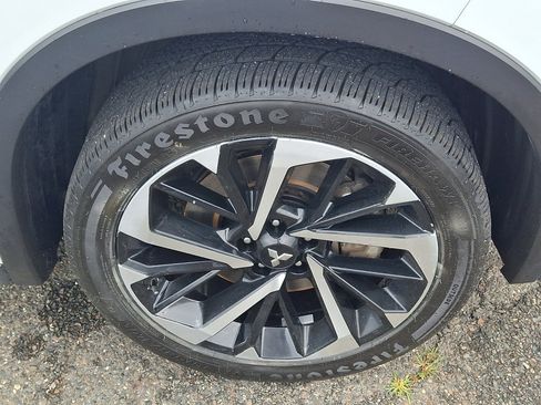 Used 2024 Mitsubishi Outlander SE AWD/4WD image 9